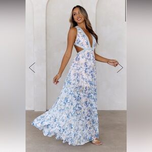 Hello Molly Maxi Dress. Worn once, XS